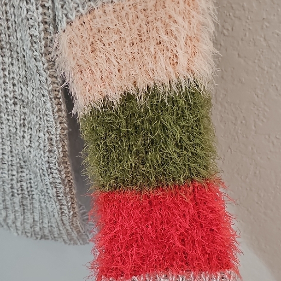 Ultra Flirt Gray V-Neck Sweater with Colorful Sleeves, Womens Large - Picture 5 of 6